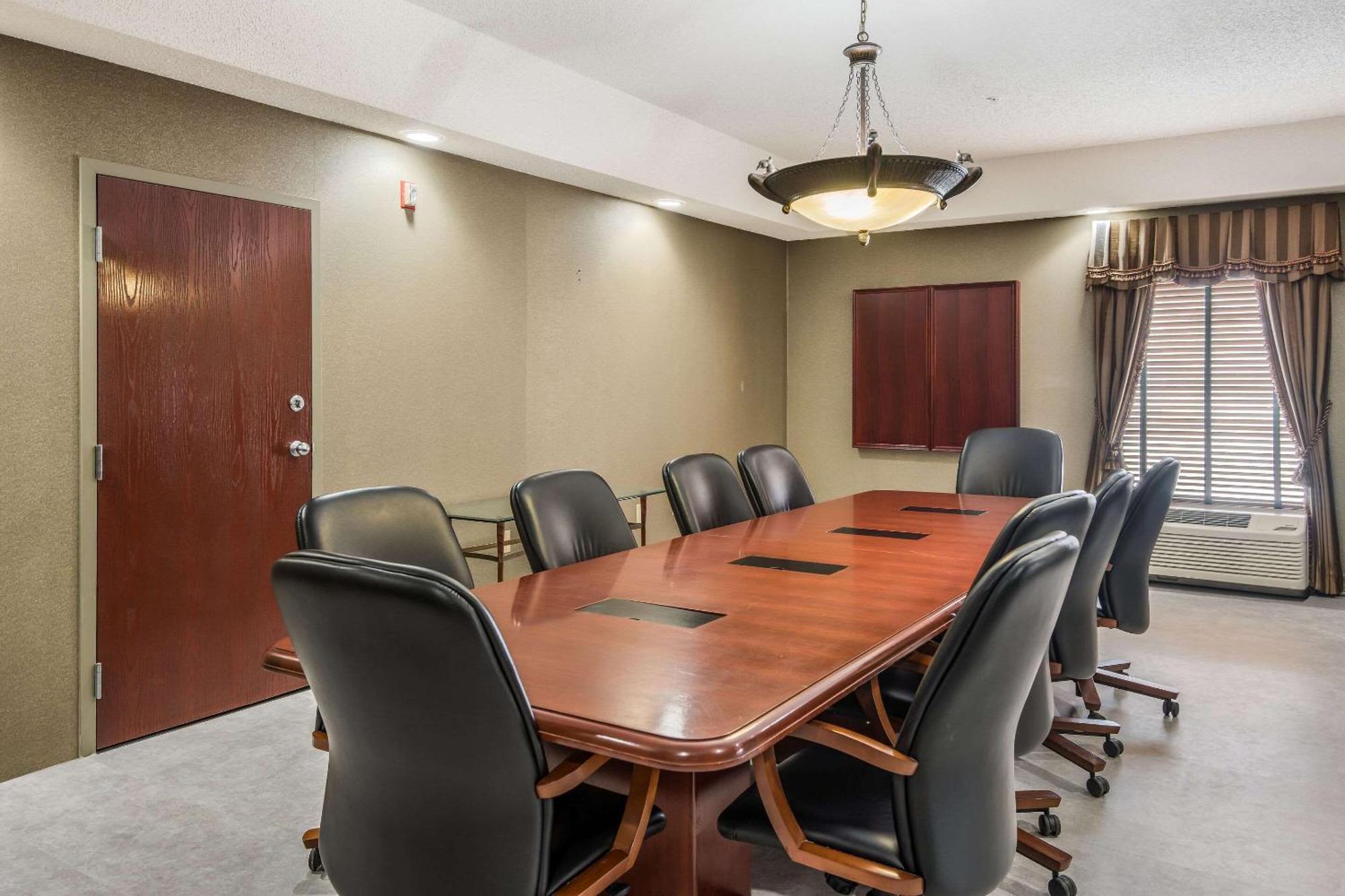 Quality Inn & Suites Quincy - Downtown Luaran gambar