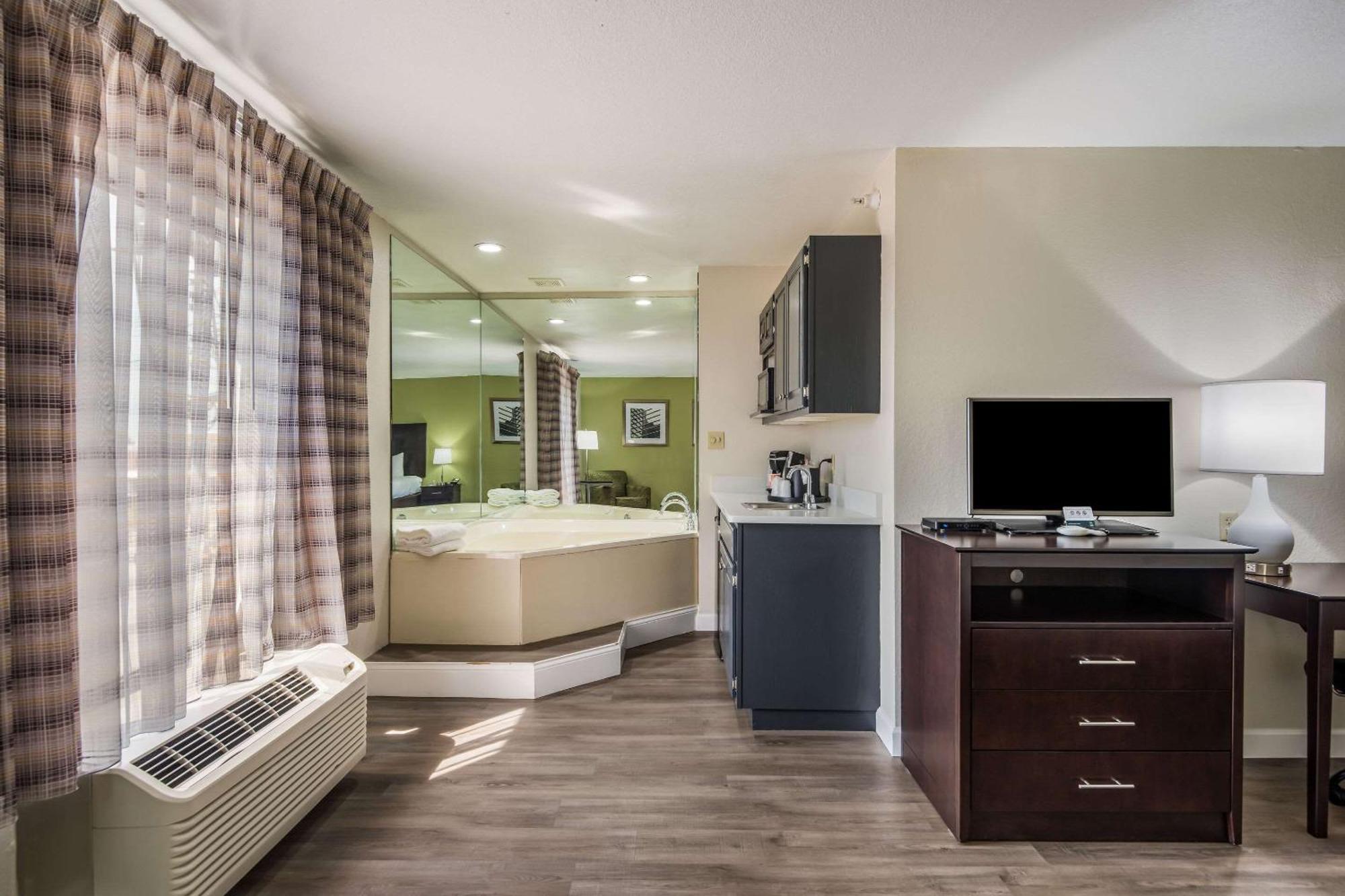 Quality Inn & Suites Quincy - Downtown Luaran gambar